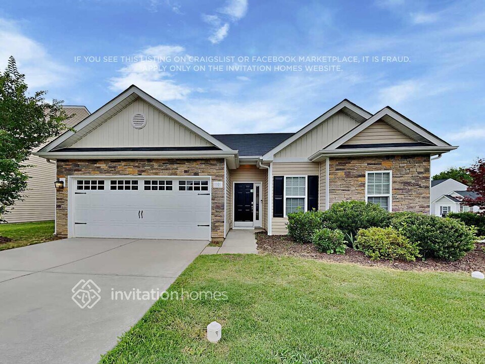 1101 Black Diamond Dr in Dallas, NC - Building Photo