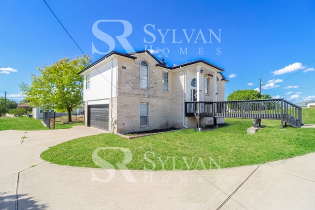 property at 4206 Glendale Ln