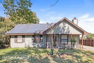 622 Martingale Trail in Oak Point, TX - Building Photo