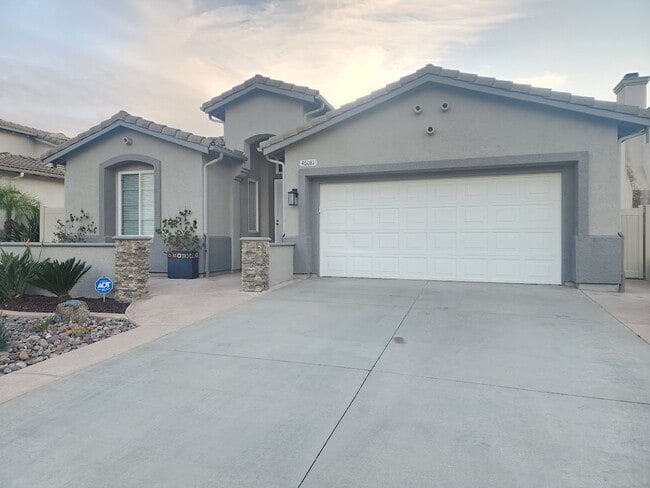 property at 46081 Via La Colorada
