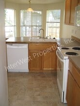 2862 SE 18th Cir in Gresham, OR - Building Photo - Building Photo