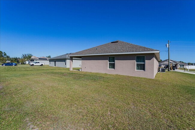 644 Hudson Valley Dr in Poinciana, FL - Building Photo - Building Photo