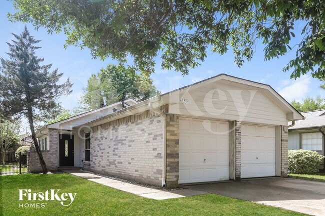 11923 Westlock Dr in Tomball, TX - Foto de edificio - Building Photo