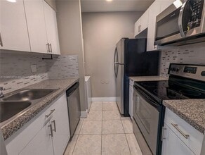 10224 Twin Lakes Dr in Coral Springs, FL - Building Photo - Building Photo