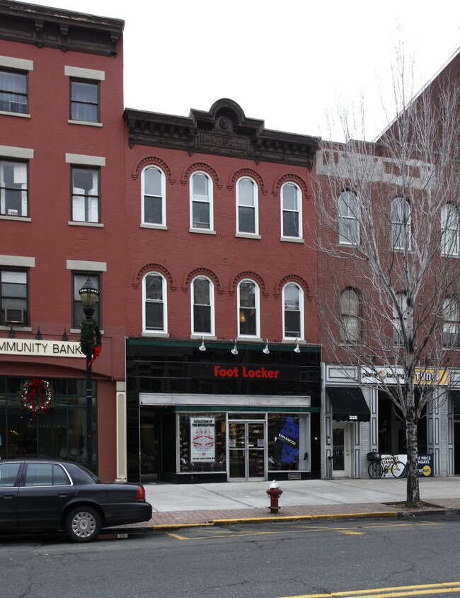227 Washington St in Hoboken, NJ - Building Photo - Building Photo