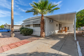 2650 W Union Hills Dr in Phoenix, AZ - Building Photo - Building Photo