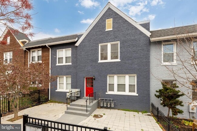 property at 1113 Penn St NE