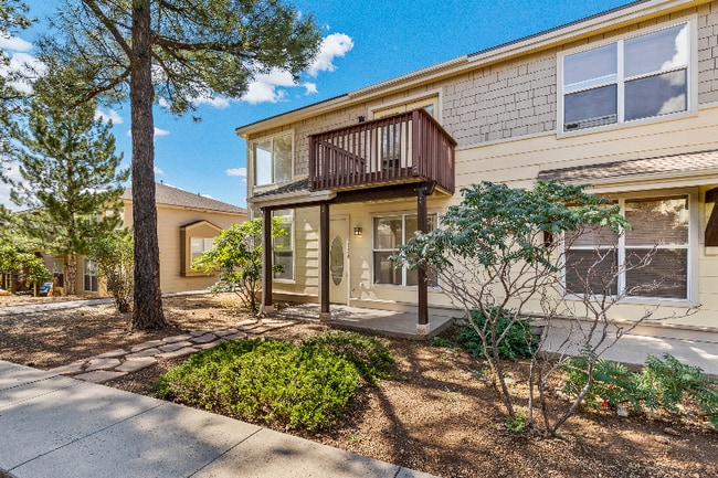 1378 E Hatcher Dr in Flagstaff, AZ - Foto de edificio - Building Photo