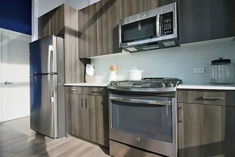 738 N Morgan St in Chicago, IL - Foto de edificio - Building Photo