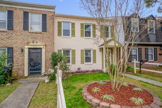 5213 Clover Hill Dr in Portsmouth, VA - Building Photo - Building Photo