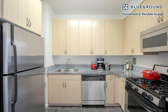 271 W 47th St in New York, NY - Building Photo - Building Photo