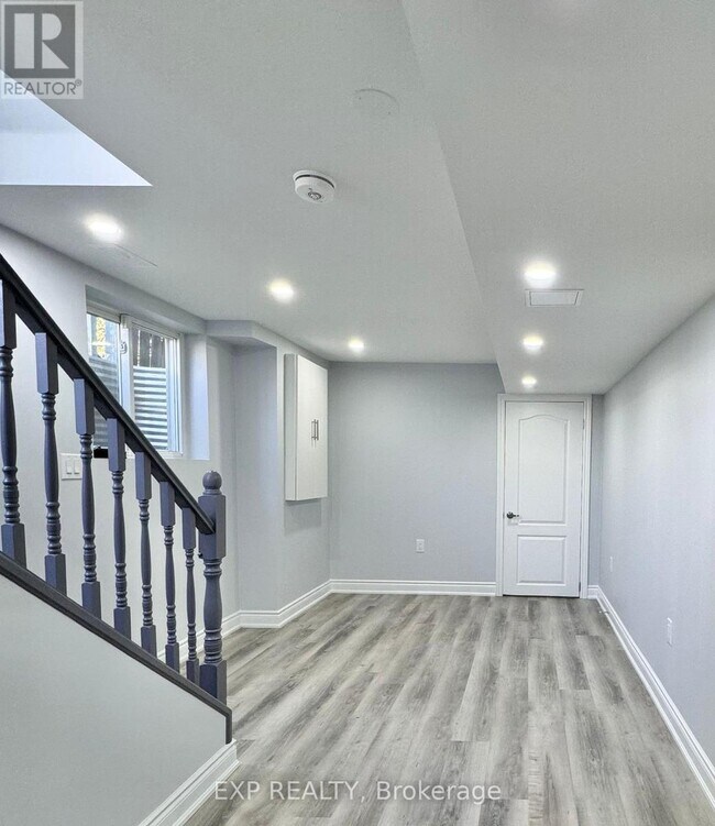 1 Oaklea Blvd in Brampton, ON - Building Photo - Building Photo