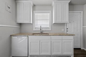 122 Ramsey Ave in Cleburne, TX - Building Photo - Building Photo
