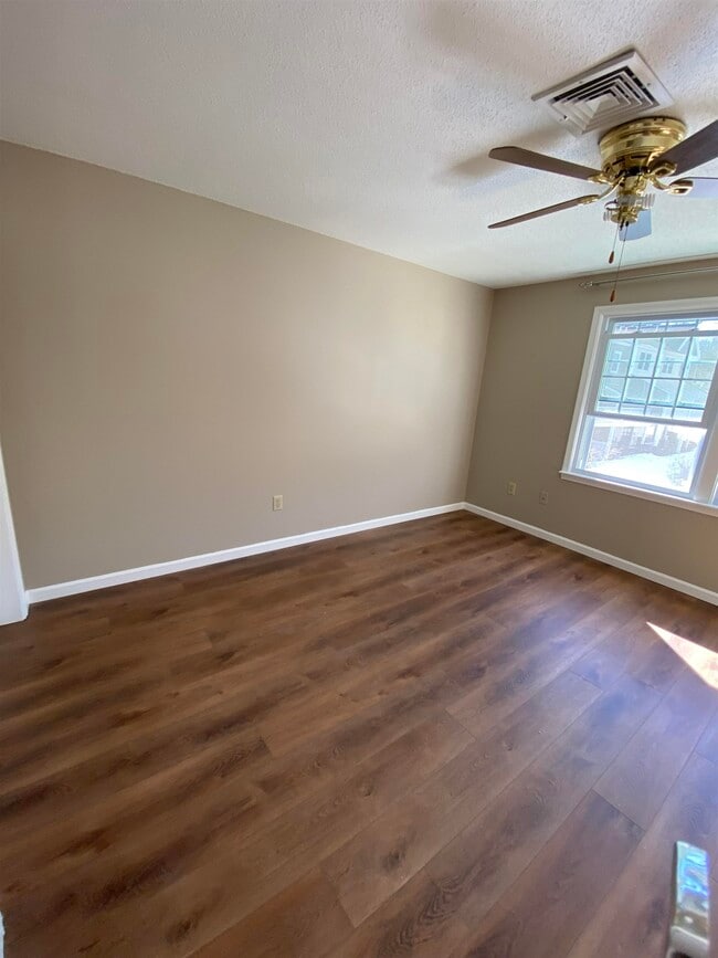 533 Fox Hollow Way in Manchester, NH - Building Photo - Building Photo