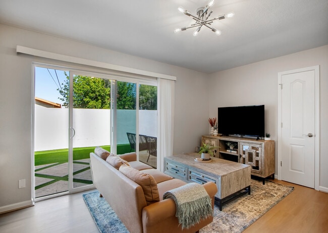 8568 E Indian School Rd, Unit C in Scottsdale, AZ - Building Photo - Building Photo