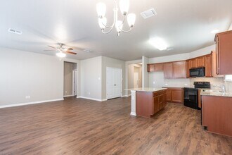 7800 Lee Hall Loop in Temple, TX - Building Photo - Building Photo