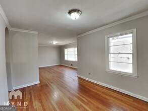 3660 Hill Acres Rd SW in Atlanta, GA - Building Photo - Building Photo