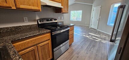 186-186 Ringuette St in Grants Pass, OR - Building Photo - Building Photo