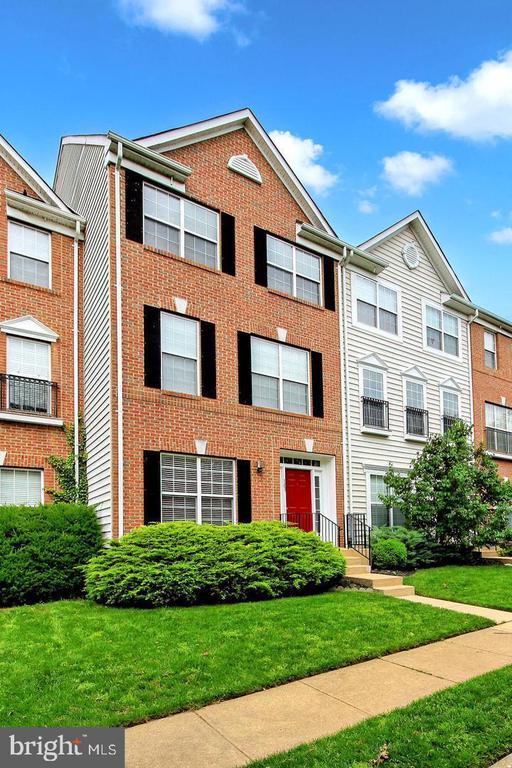 103 Cameron Pk Ct in Alexandria, VA - Foto de edificio - Building Photo