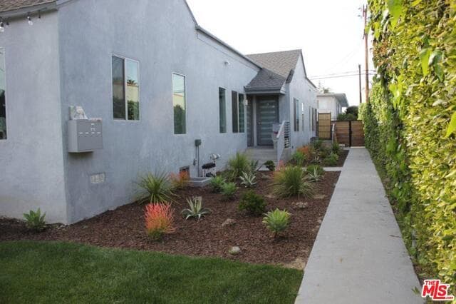 713 Vernon Ave in Los Angeles, CA - Building Photo - Building Photo