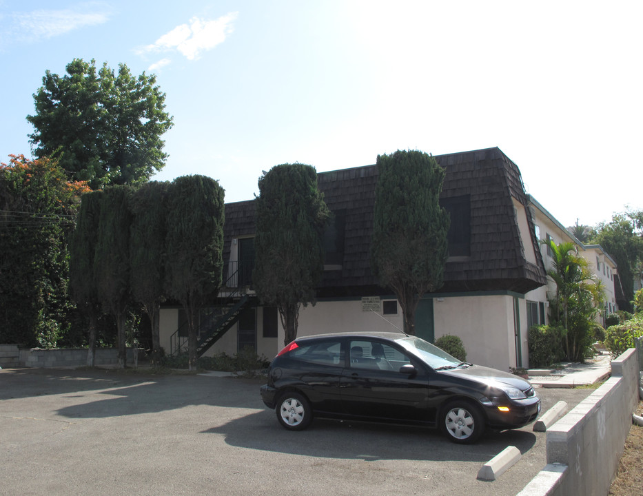 1966 Junipero Ave in Signal Hill, CA - Building Photo