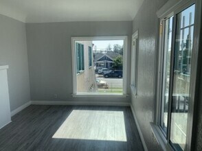 531 1/2 W 54th St in Los Angeles, CA - Building Photo - Building Photo
