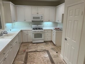638 Lazaro Ln in Oxnard, CA - Building Photo - Building Photo