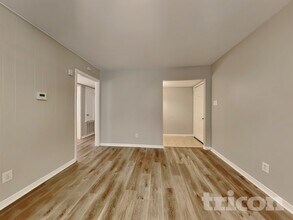 6422 French Chateau Dr in Houston, TX - Building Photo - Building Photo