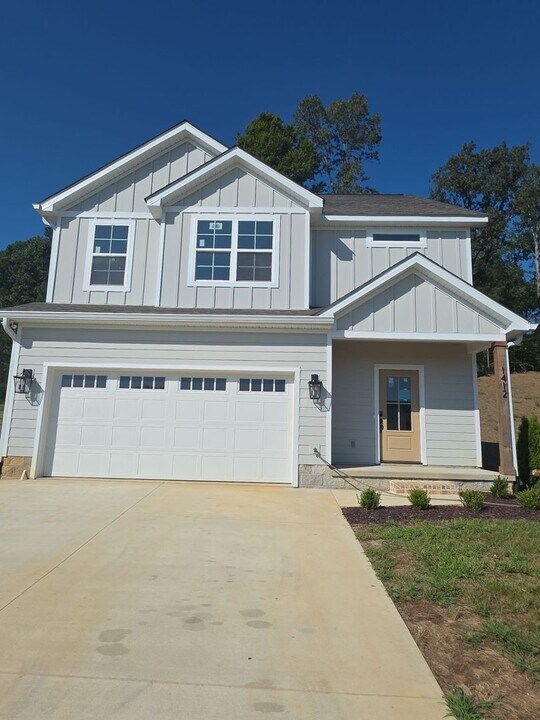 1412 Westbrook CIR in Cookeville, TN - Building Photo