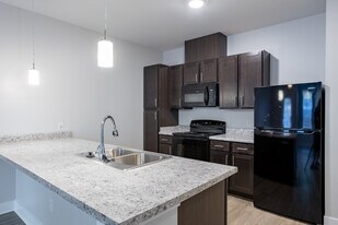 Federal Point in Davenport, IA - Building Photo