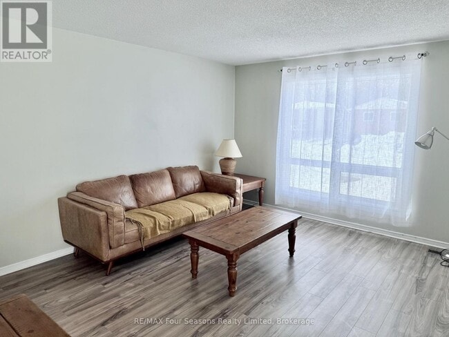 75 Telfer Rd in Collingwood, ON - Building Photo - Building Photo