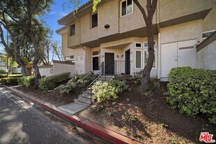 77 Willowcrest Ln in Pomona, CA - Building Photo