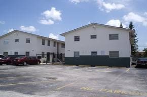 138 W 12th St in Hialeah, FL - Building Photo - Building Photo