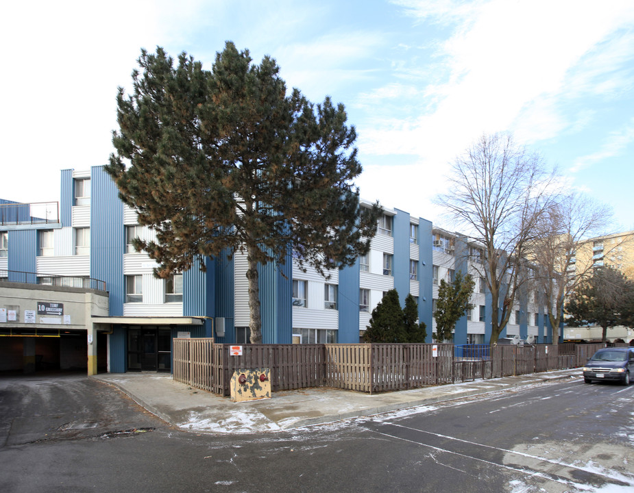 Firgrove Crescent in Toronto, ON - Building Photo