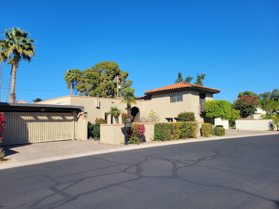 1542 E Solano Dr in Phoenix, AZ - Foto de edificio