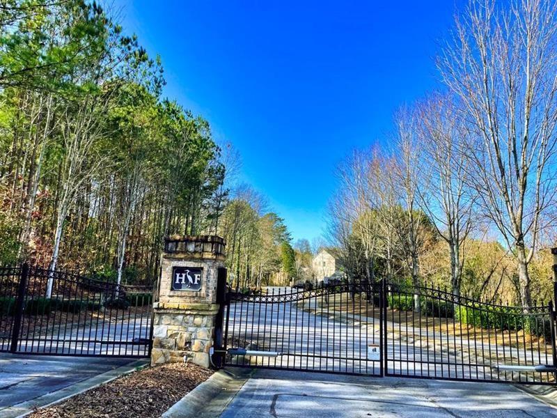 3468 Flamingo Ln in Alpharetta, GA - Building Photo