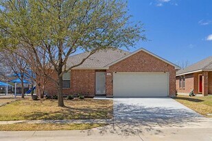 5016 Pacific Wy Dr in Frisco, TX - Building Photo