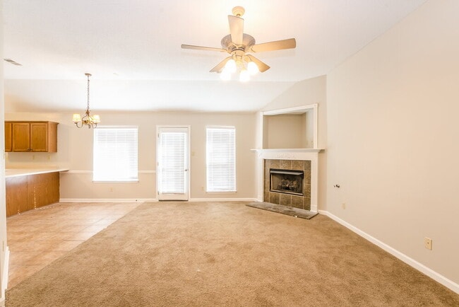 40 Spring Valley Dr in Oakland, TN - Building Photo - Building Photo