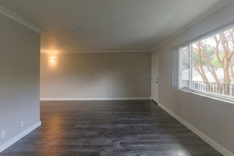 658 Sierra Vista in Mountain View, CA - Building Photo - Interior Photo