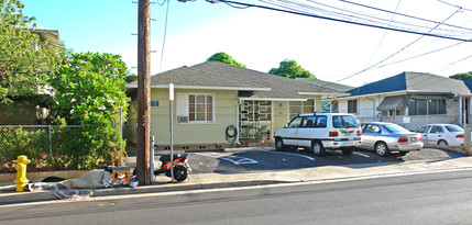 1128 Kamaile St in Honolulu, HI - Building Photo - Building Photo