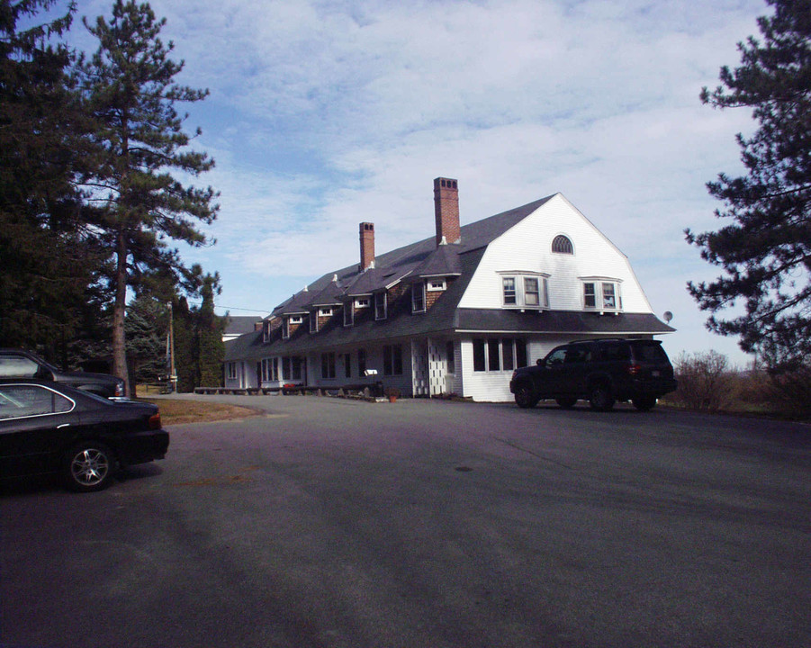 Manor Apartments in Princeton, MA - Building Photo