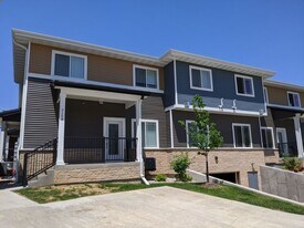 1325 Bunker Hill Dr in Sun Prairie, WI - Building Photo