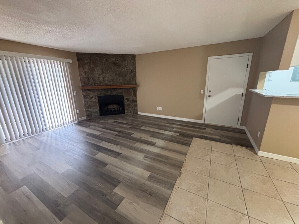 910 S Walden St, Unit 101 in Aurora, CO - Building Photo