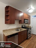 736 W Addison St, Unit 744-1S in Chicago, IL - Building Photo
