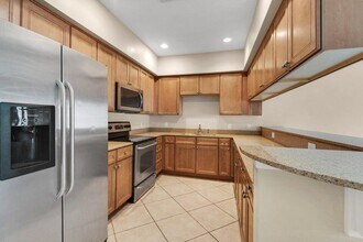 115 Beal Pkwy in Fort Walton Beach, FL - Foto de edificio - Building Photo