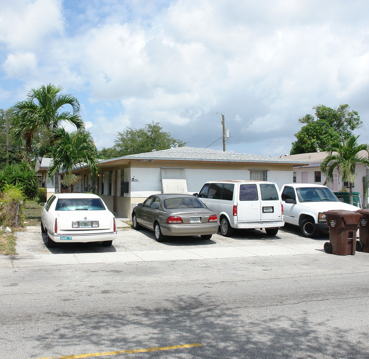 421 NW 15th Ave in Fort Lauderdale, FL - Building Photo