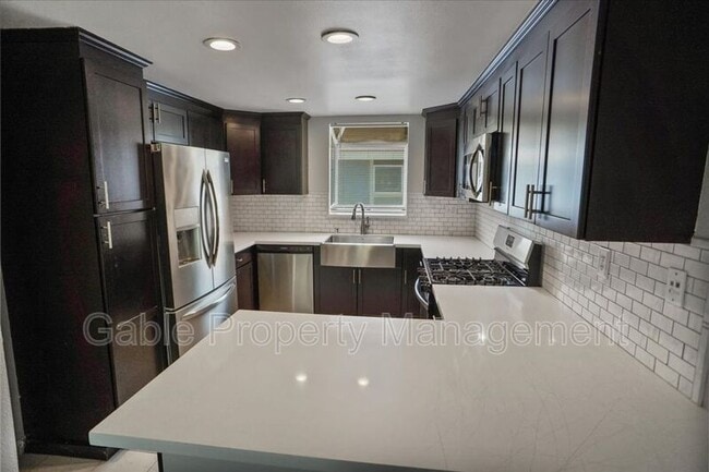 26921 Flo Ln in Santa Clarita, CA - Building Photo - Building Photo
