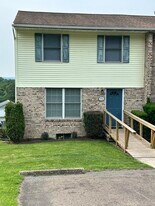 556 Becker St in Danville, PA - Building Photo