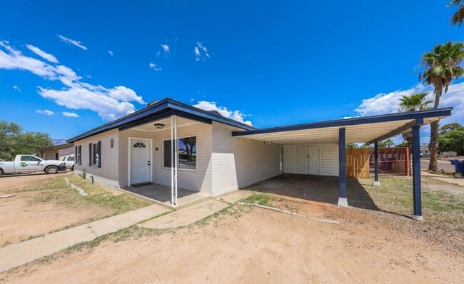 property at 653 S Erin Ave
