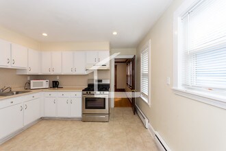 20 Presentation Rd, Unit 1 in Boston, MA - Foto de edificio - Building Photo